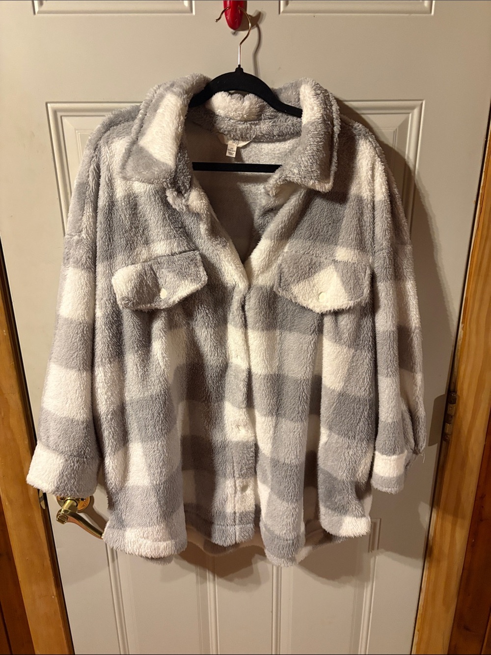Terra & Sky Cardigan Size 2X has snaps, pockets in Front and at the Bottom